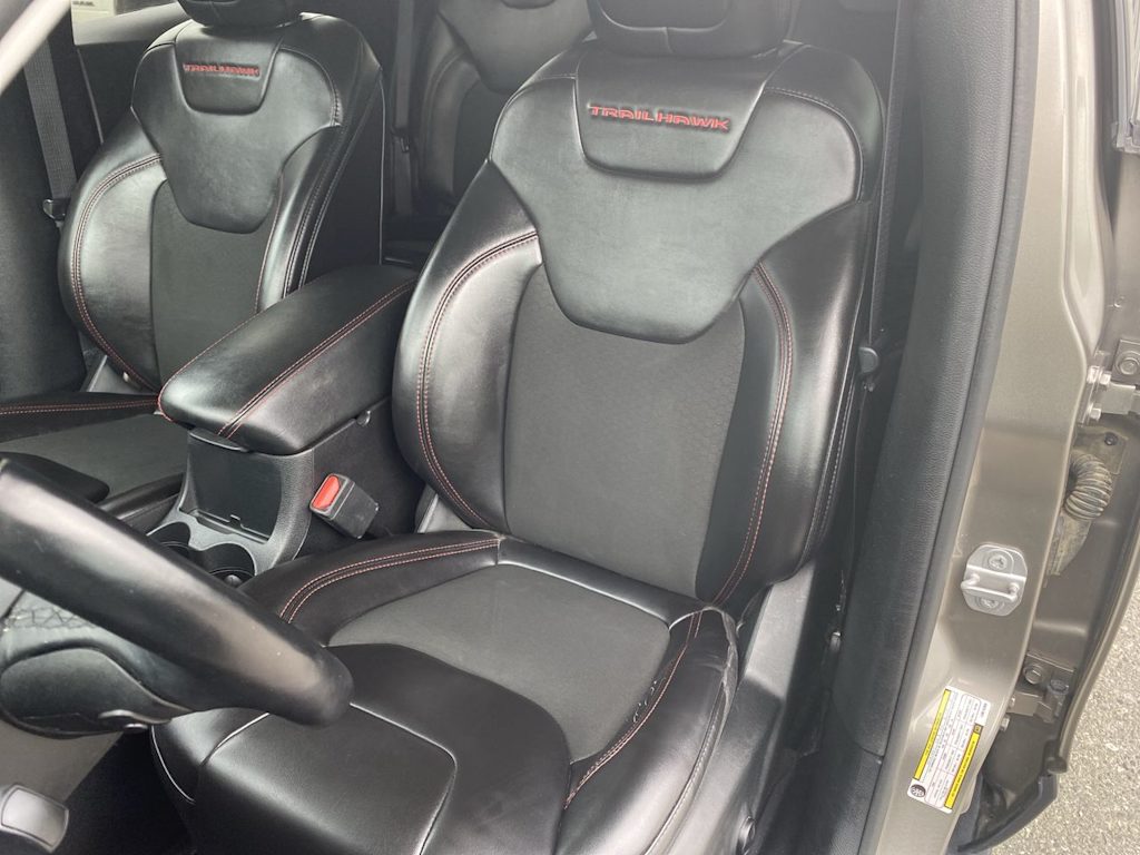 Thumbnail: 2020 Jeep Cherokee - 9
