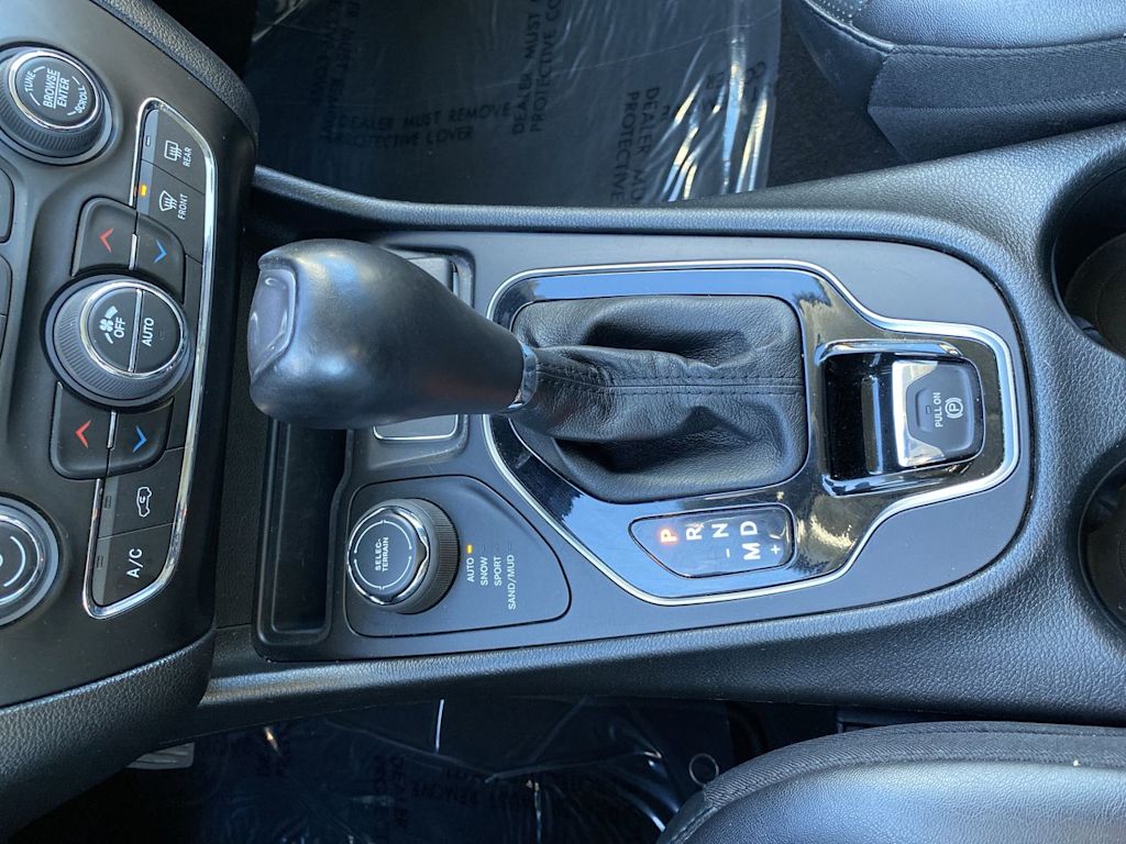 Thumbnail: 2023 Jeep Cherokee - 10