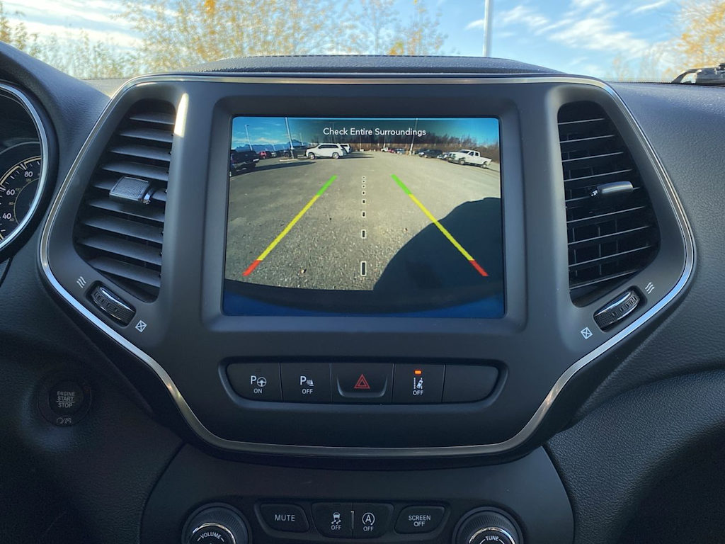 Thumbnail: 2023 Jeep Cherokee - 21