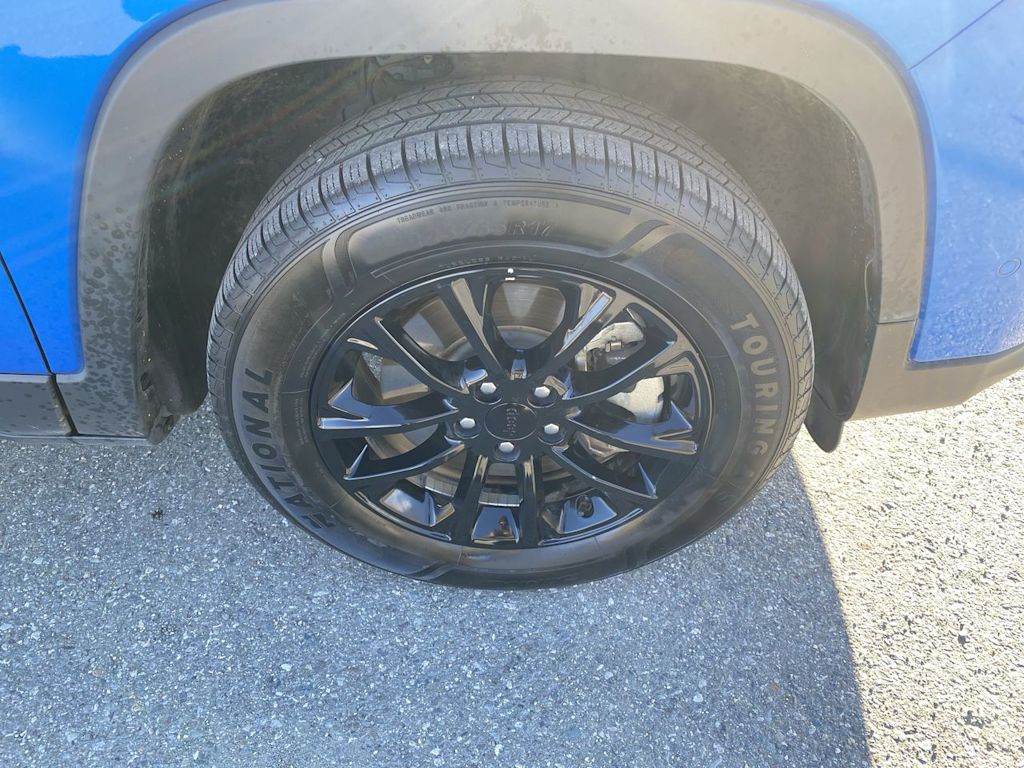 Thumbnail: 2023 Jeep Cherokee - 4