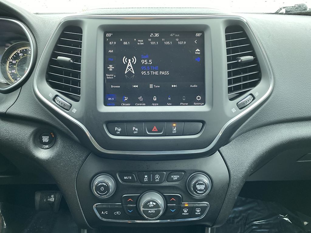 Thumbnail: 2023 Jeep Cherokee - 9