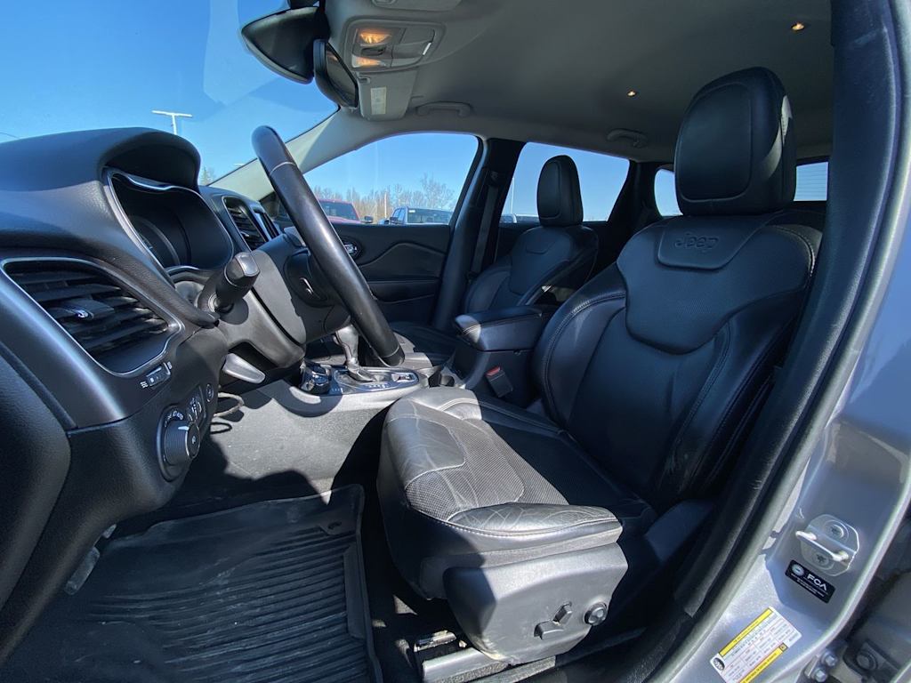 Thumbnail: 2021 Jeep Cherokee - 7