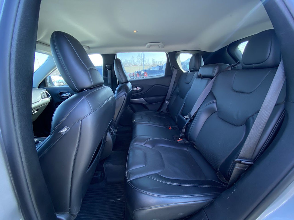 Thumbnail: 2021 Jeep Cherokee - 9