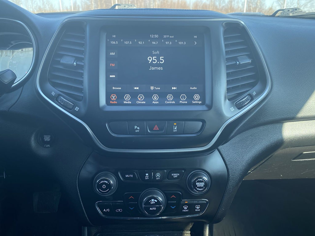 Thumbnail: 2021 Jeep Cherokee - 10