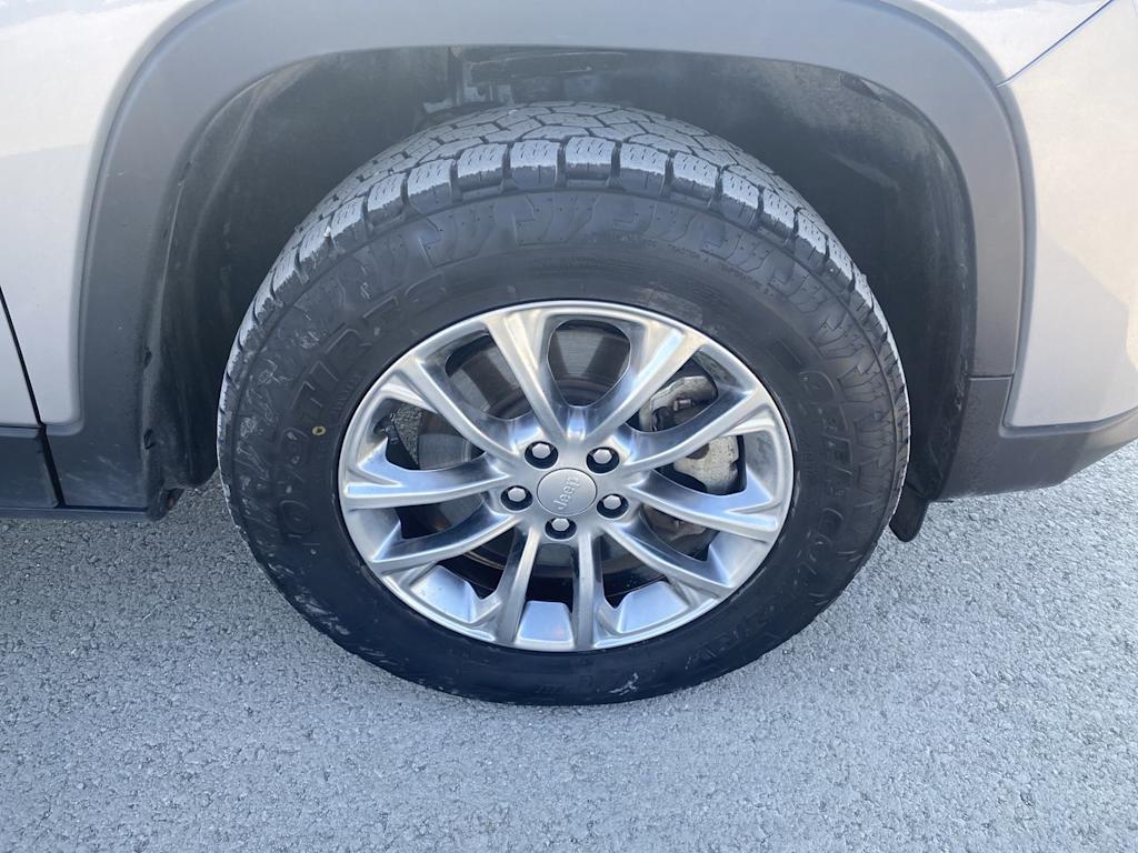 Thumbnail: 2021 Jeep Cherokee - 5