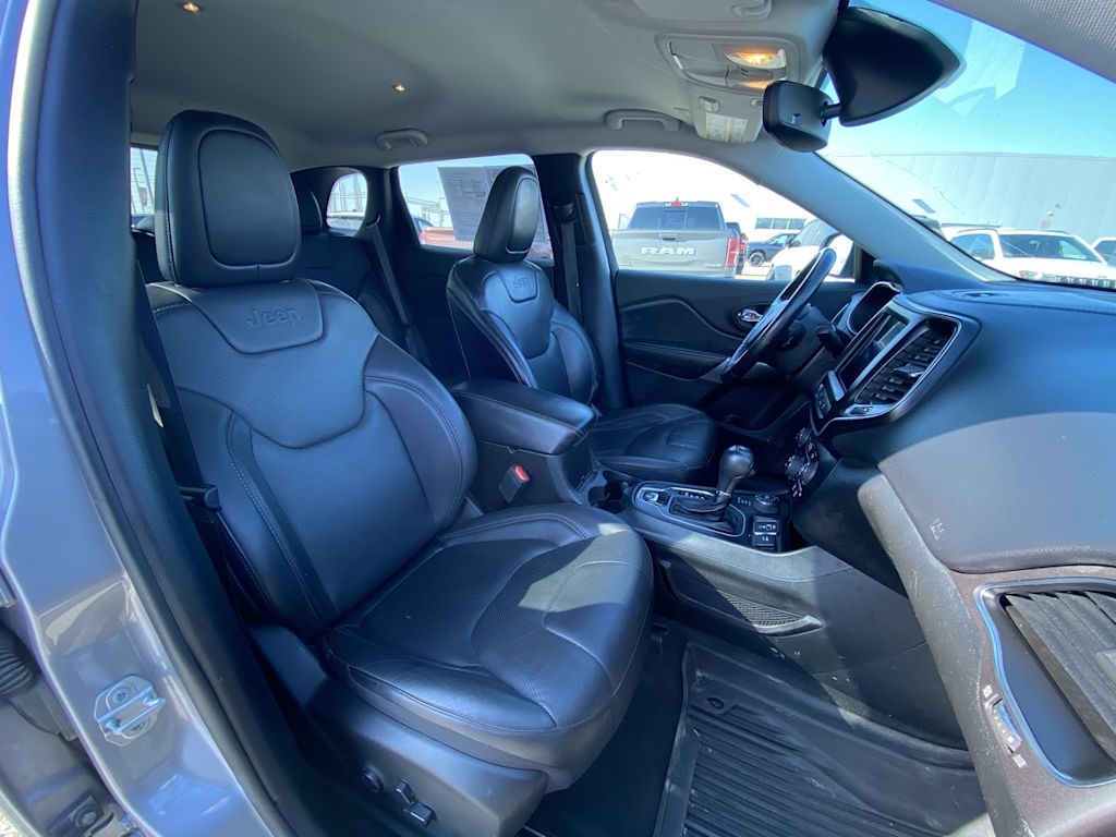 Thumbnail: 2021 Jeep Cherokee - 23