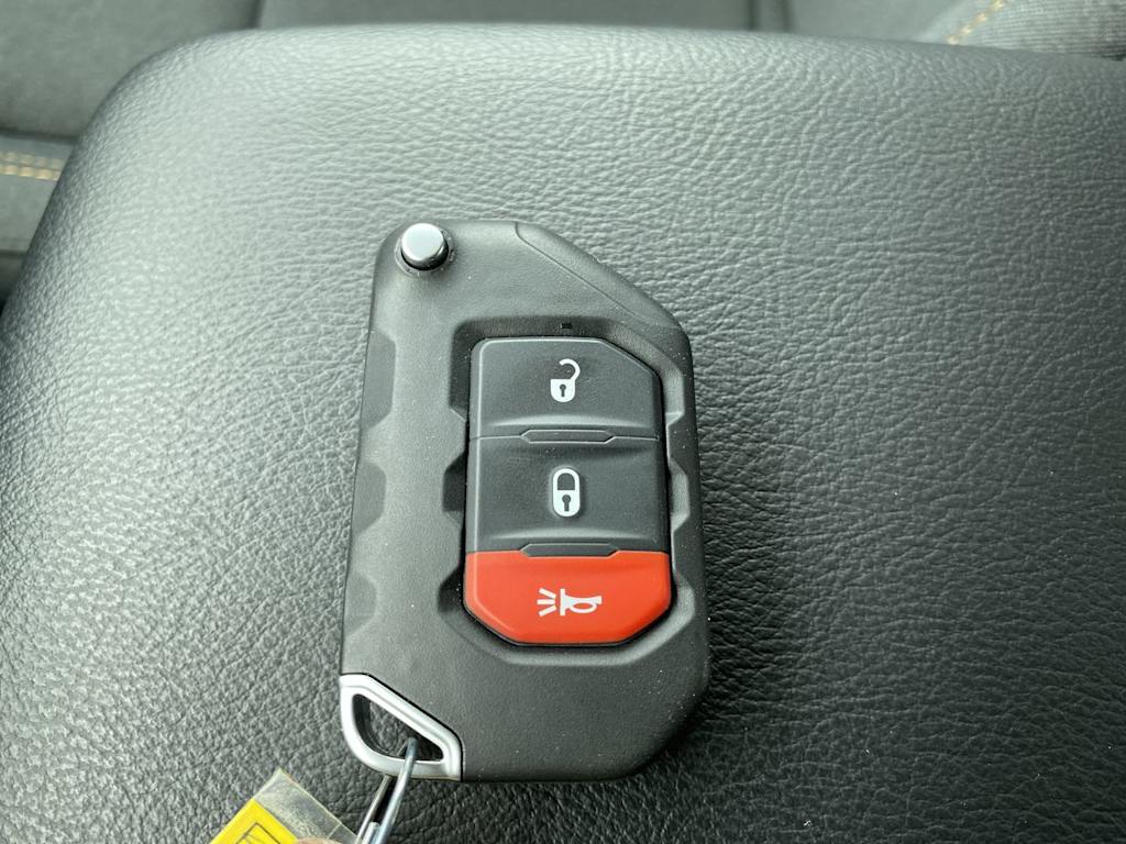 Thumbnail: 2025 Jeep Wrangler - 17