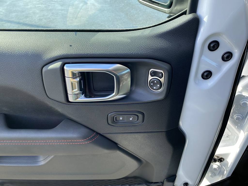 Thumbnail: 2025 Jeep Wrangler - 23