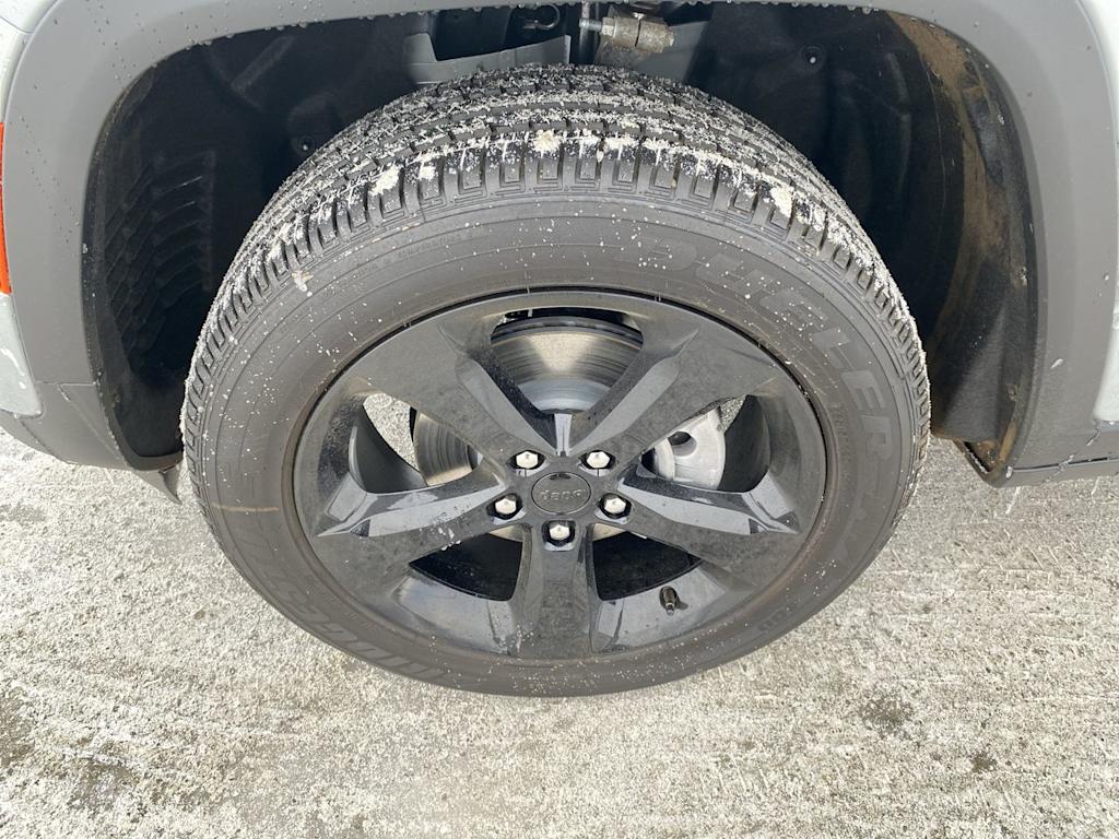 Thumbnail: 2025 Jeep Grand Cherokee - 6