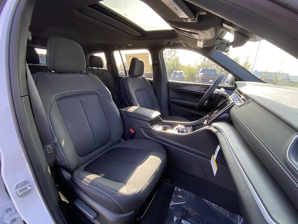 Thumbnail: 2026 Jeep Grand Cherokee - 10