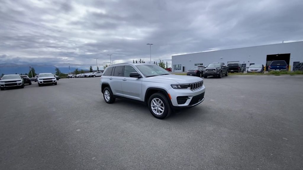 Thumbnail: 2025 Jeep Grand Cherokee - 5