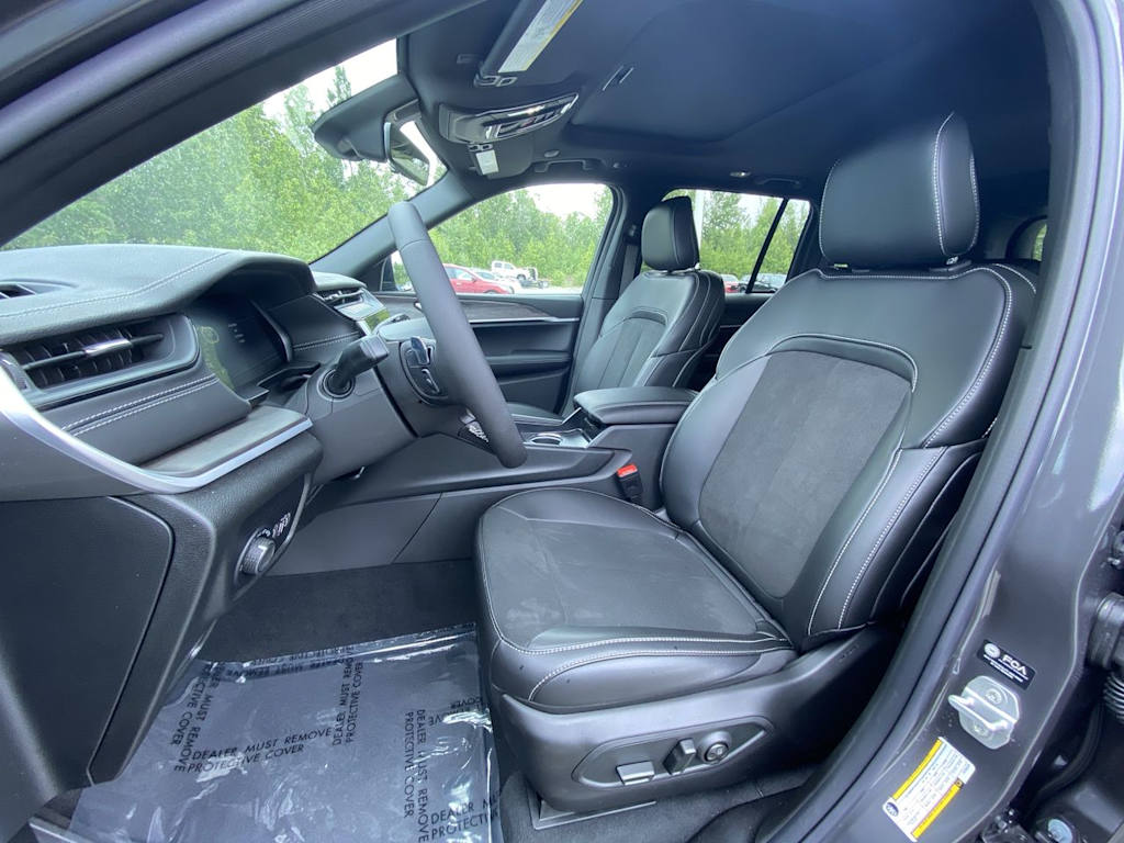 Thumbnail: 2026 Jeep Grand Cherokee - 8