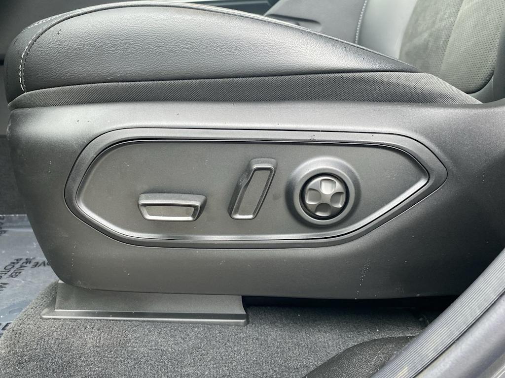 Thumbnail: 2026 Jeep Grand Cherokee - 21