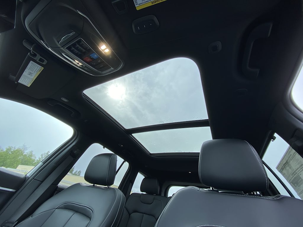 Thumbnail: 2025 Jeep Grand Cherokee - 33