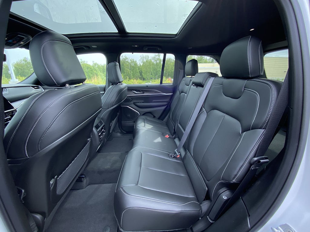 Thumbnail: 2025 Jeep Grand Cherokee - 10