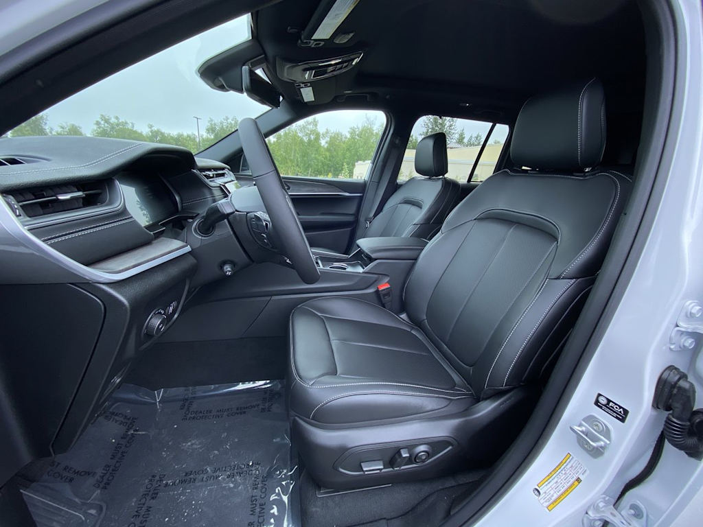 Thumbnail: 2025 Jeep Grand Cherokee - 8