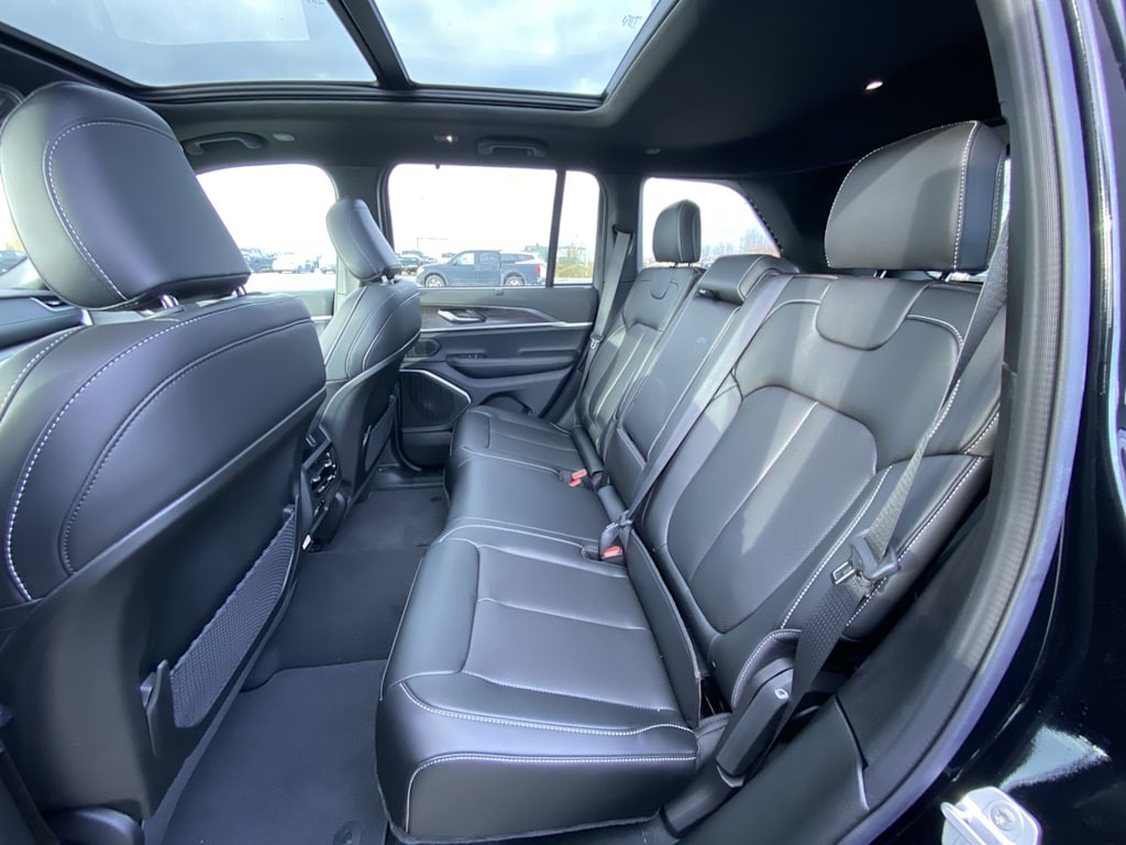 Thumbnail: 2025 Jeep Grand Cherokee - 10