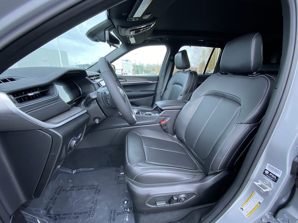 Thumbnail: 2025 Jeep Grand Cherokee - 7