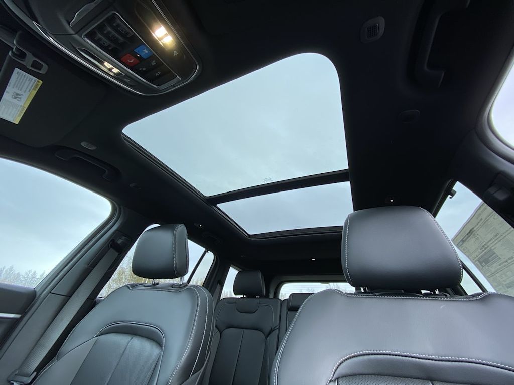 Thumbnail: 2025 Jeep Grand Cherokee - 28