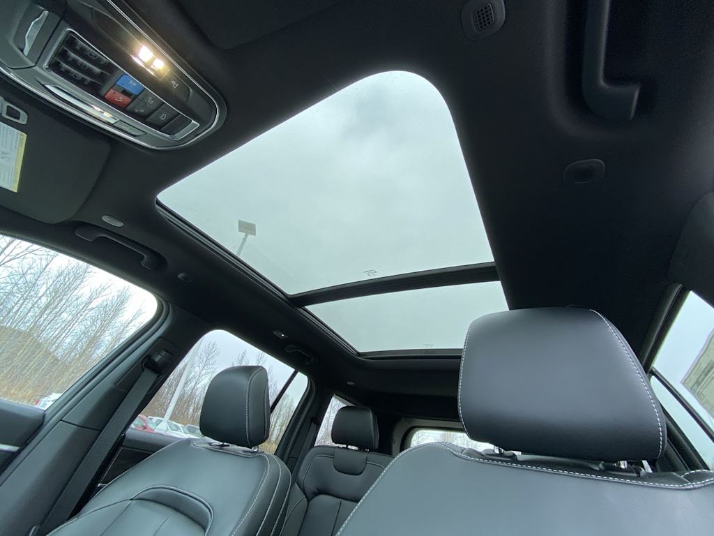 Thumbnail: 2026 Jeep Grand Cherokee - 31