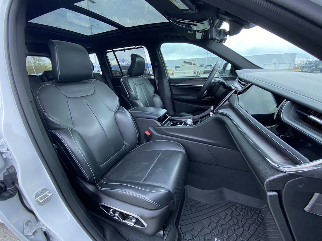 Thumbnail: 2024 Jeep Grand Cherokee - 6