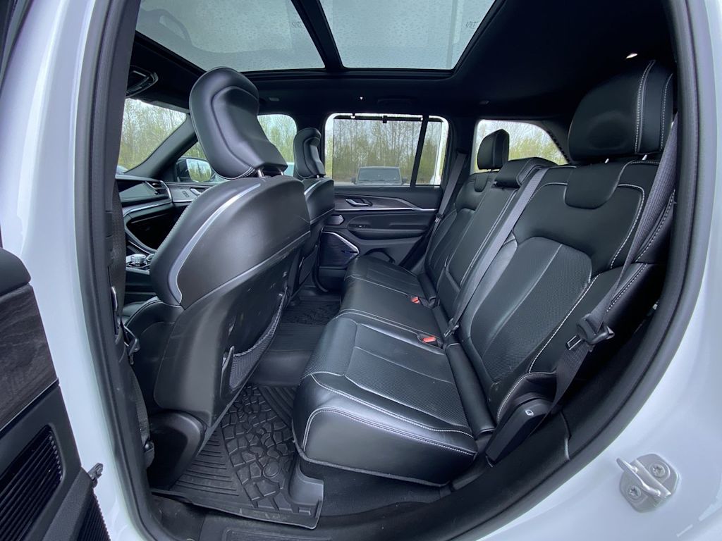 Thumbnail: 2024 Jeep Grand Cherokee - 25