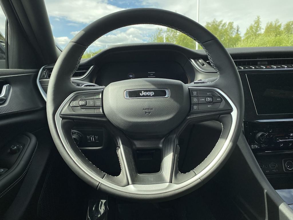 Thumbnail: 2025 Jeep Grand Cherokee L - 2