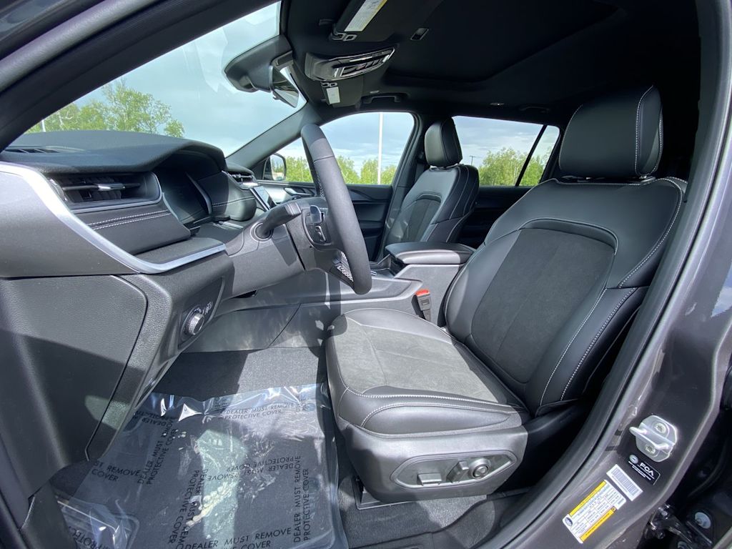 Thumbnail: 2025 Jeep Grand Cherokee L - 8