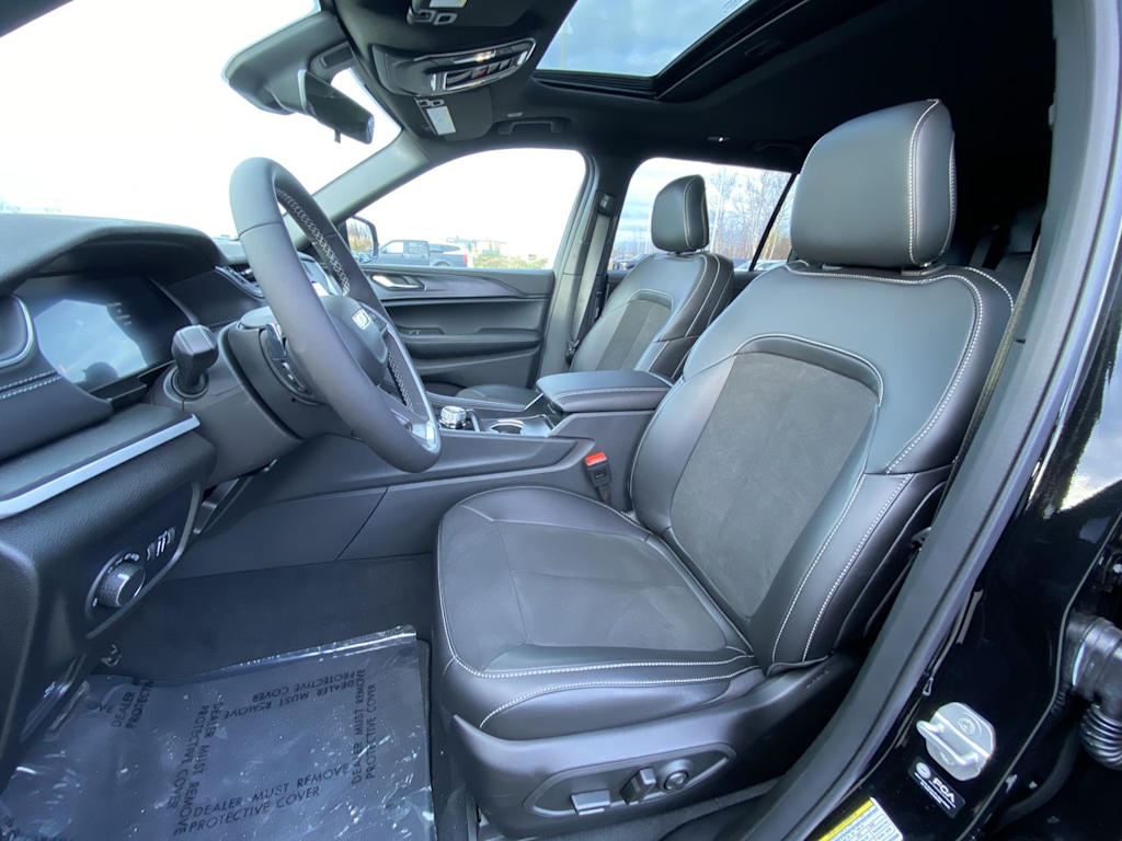 Thumbnail: 2025 Jeep Grand Cherokee L - 8