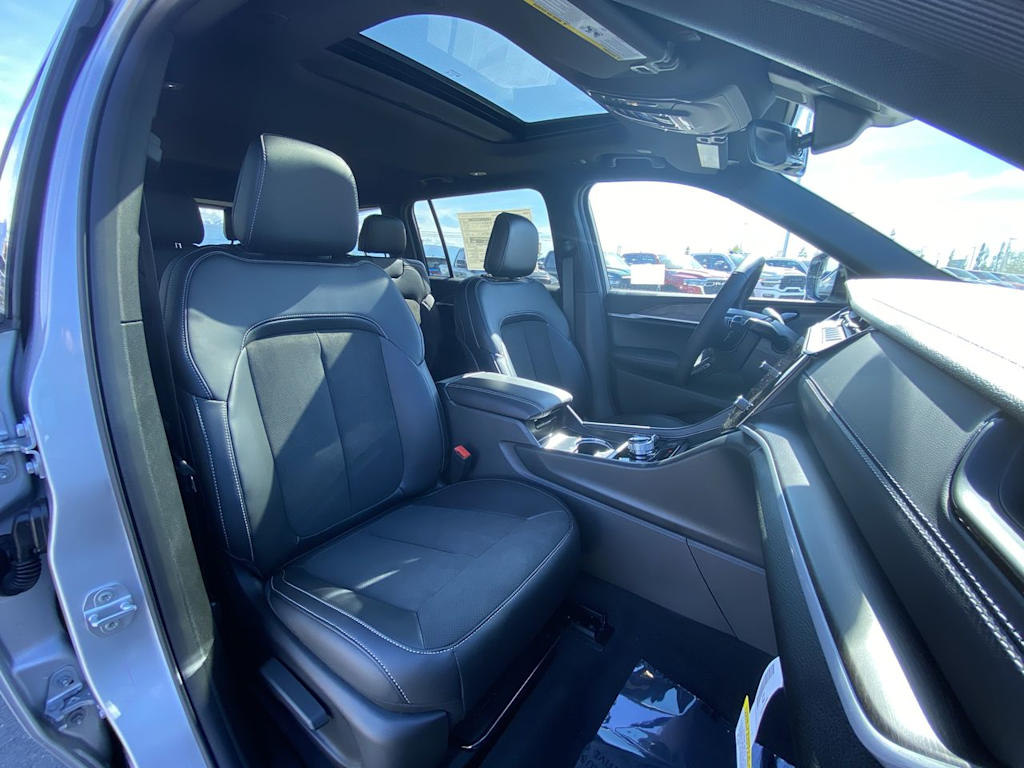 Thumbnail: 2026 Jeep Grand Cherokee L - 22