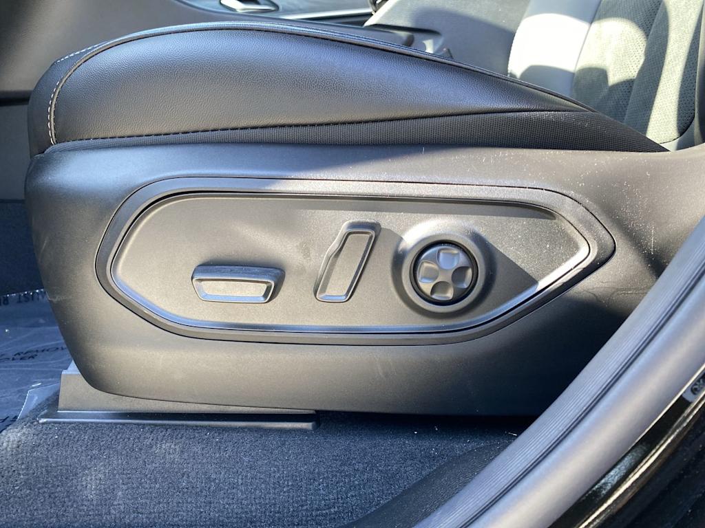 Thumbnail: 2026 Jeep Grand Cherokee L - 19
