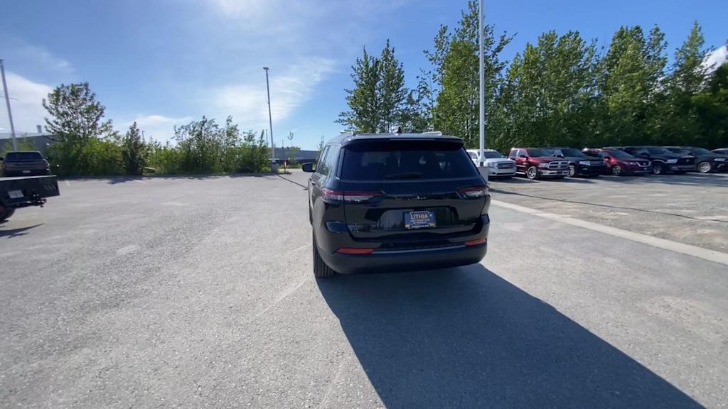 Thumbnail: 2026 Jeep Grand Cherokee L - 6