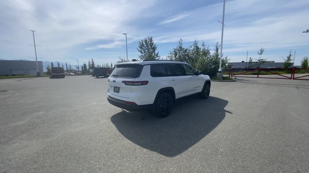 Thumbnail: 2026 Jeep Grand Cherokee L - 5