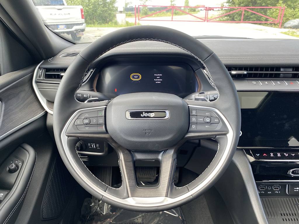 Thumbnail: 2026 Jeep Grand Cherokee L - 2