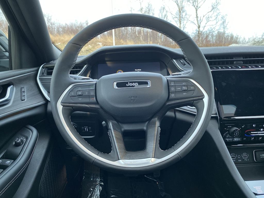 Thumbnail: 2025 Jeep Grand Cherokee L - 2
