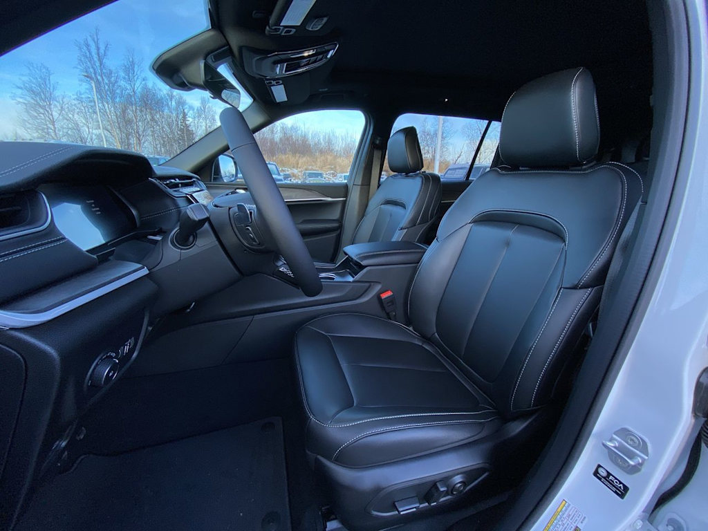 Thumbnail: 2025 Jeep Grand Cherokee L - 6