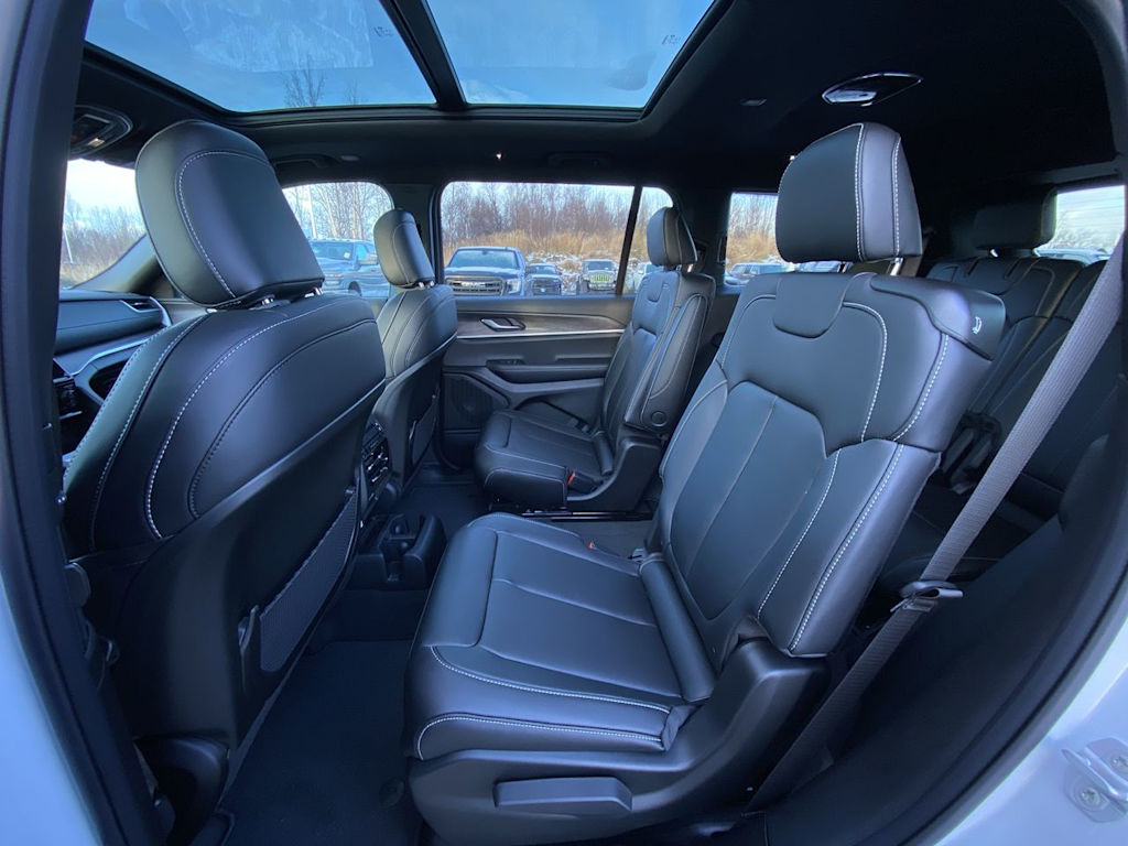 Thumbnail: 2025 Jeep Grand Cherokee L - 8