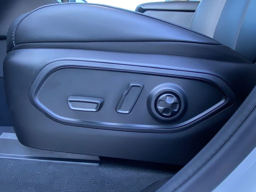 Thumbnail: 2025 Jeep Grand Cherokee L - 18