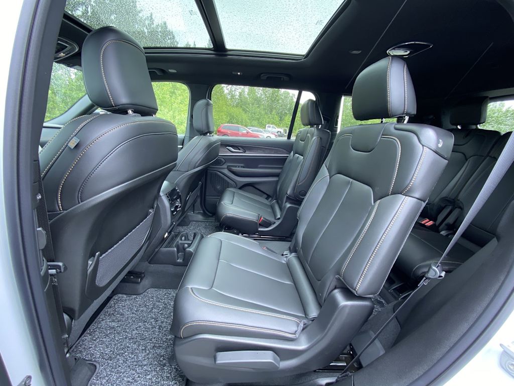 Thumbnail: 2026 Jeep Grand Cherokee - 10