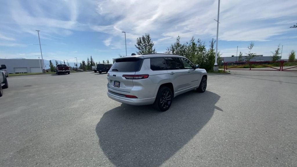 Thumbnail: 2026 Jeep Grand Cherokee L - 15