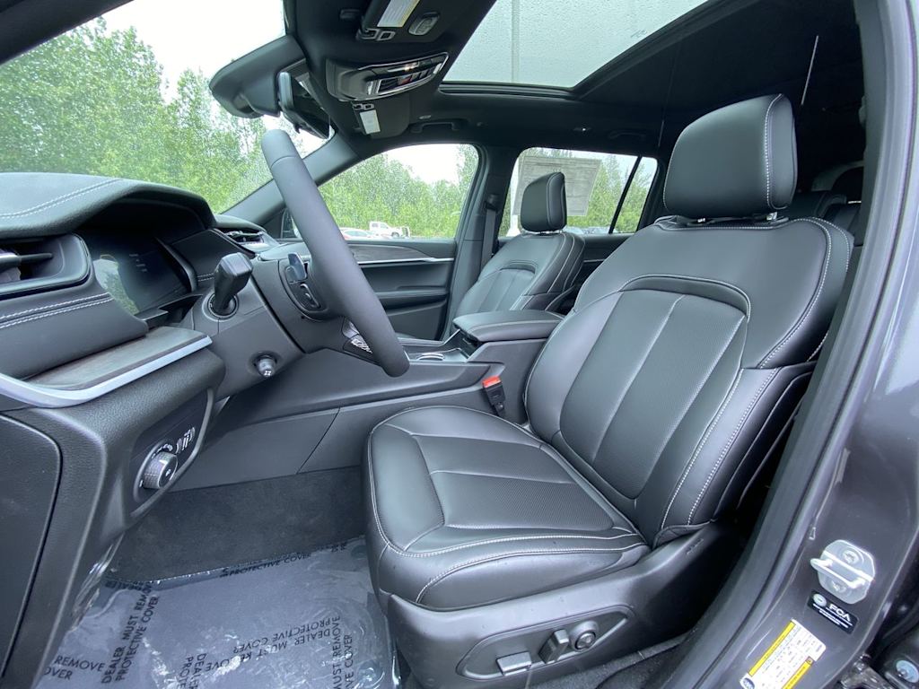 Thumbnail: 2026 Jeep Grand Cherokee L - 8