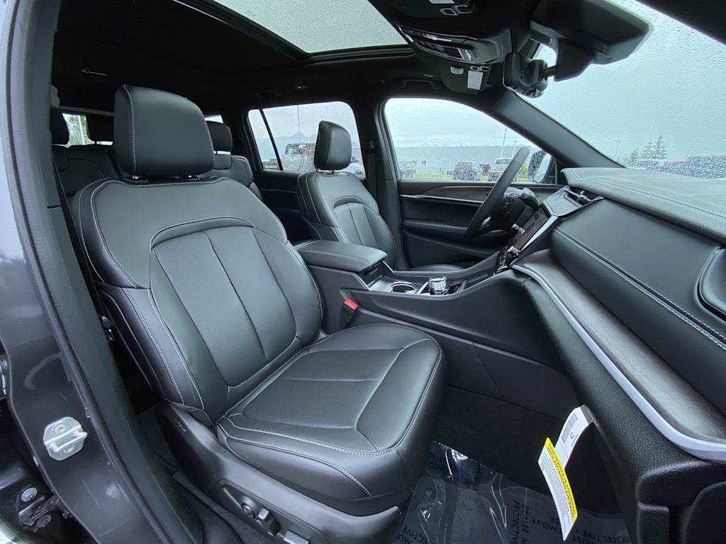 Thumbnail: 2026 Jeep Grand Cherokee L - 9