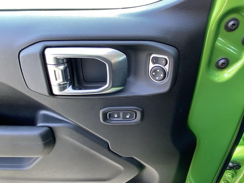 Thumbnail: 2025 Jeep Wrangler - 19