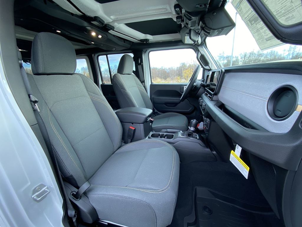 Thumbnail: 2025 Jeep Wrangler - 8