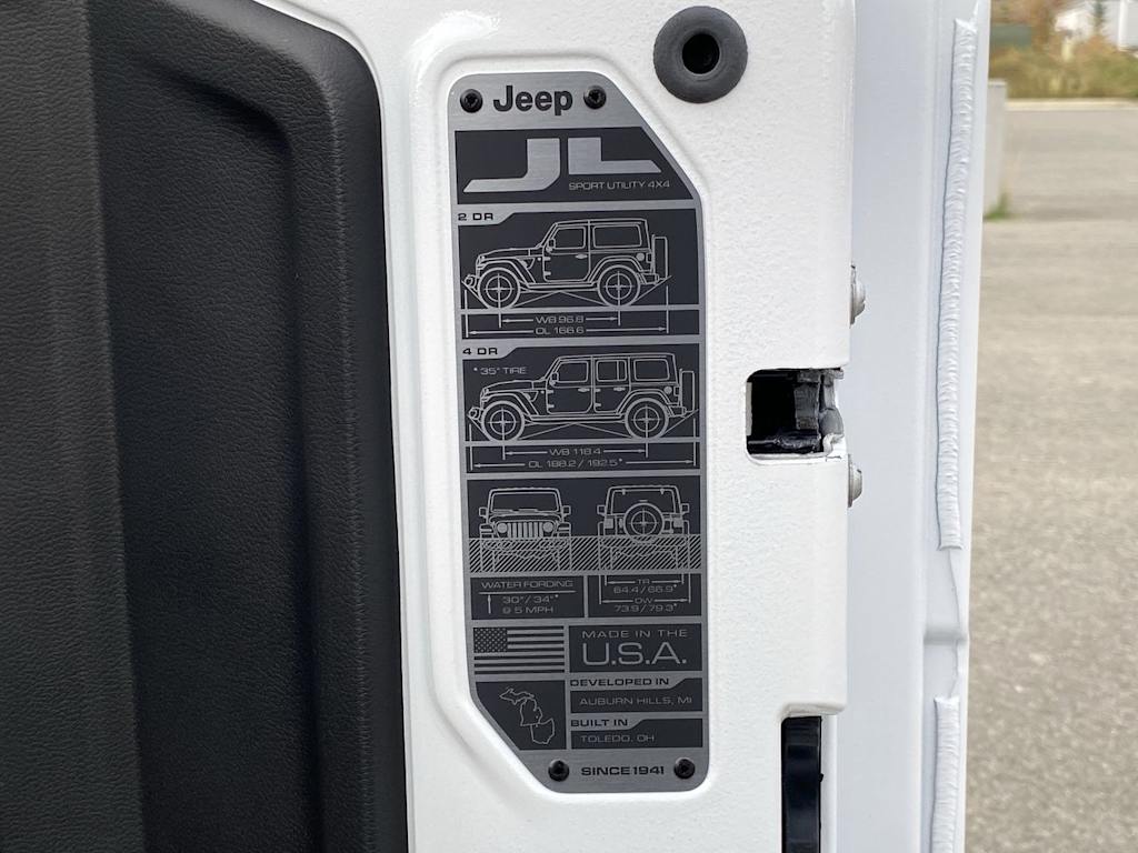 Thumbnail: 2025 Jeep Wrangler - 24