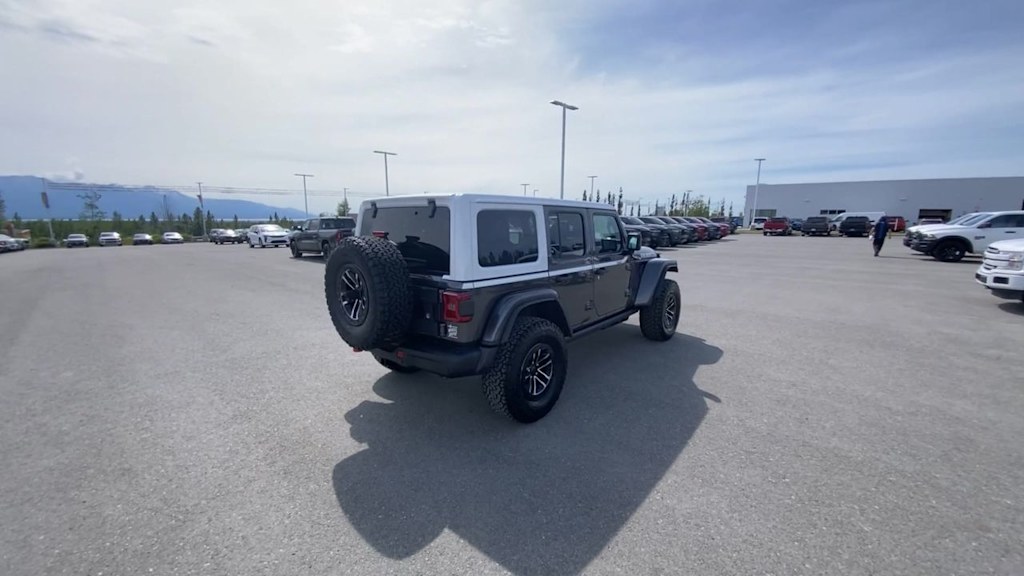 Thumbnail: 2026 Jeep Wrangler - 7