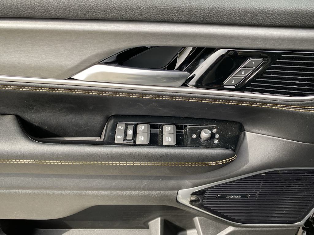 Thumbnail: 2026 Jeep Grand Wagoneer L - 19