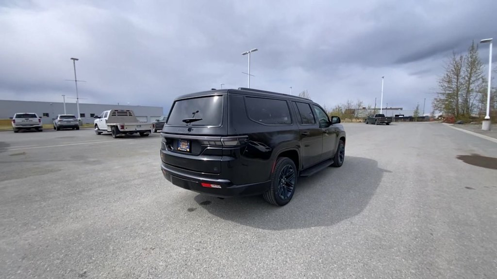 Thumbnail: 2026 Jeep Grand Wagoneer L - 18