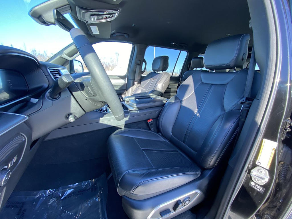 Thumbnail: 2025 Jeep Wagoneer - 8