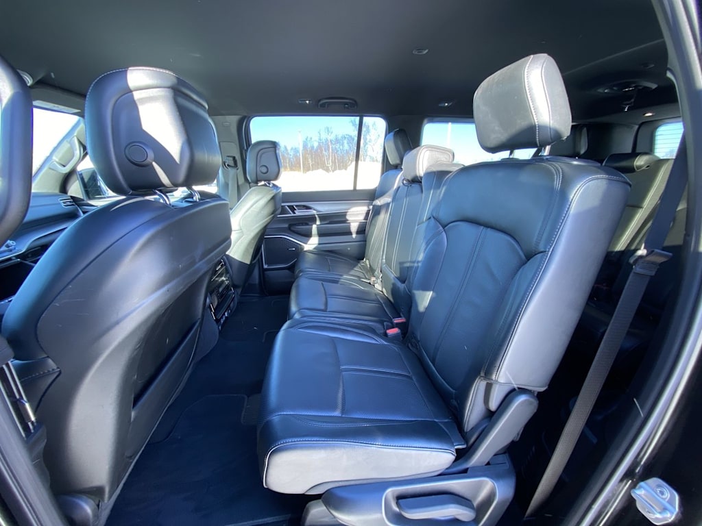 Thumbnail: 2025 Jeep Wagoneer - 21